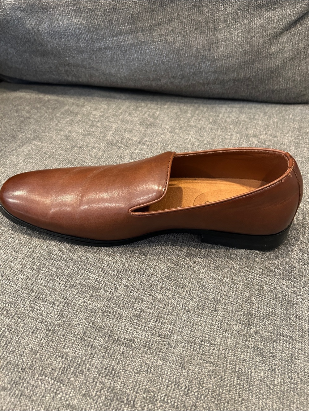 Men's Classic Brown Leather Slip-On Loafers size 9.5 NEW